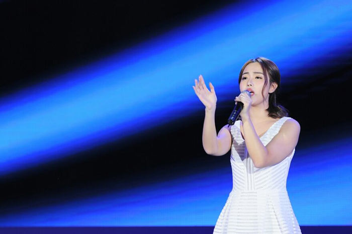 在公司年會上唱什么樣的歌曲比較好啊？